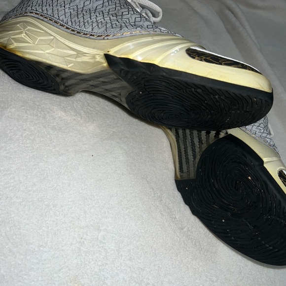 Jordan 23 OG Metallic Gold - Picture 3 of 6